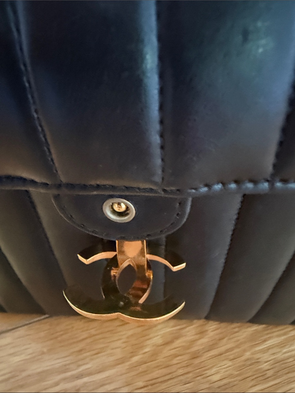 CHANEL vintage vertical top handle - Picture 9 of 15